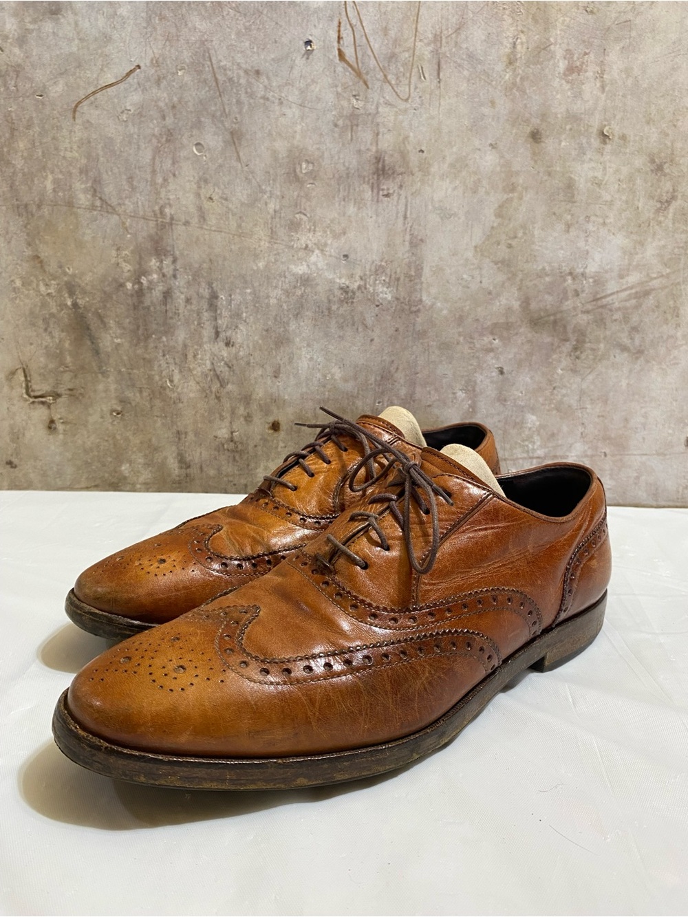 Classic Cole Haan Men's Brown Leather Wingtip Oxfords